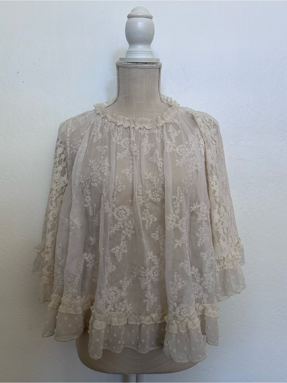 Boho White Women Loose Long Sleeve Smocked Lace Ivory White Top Size: S